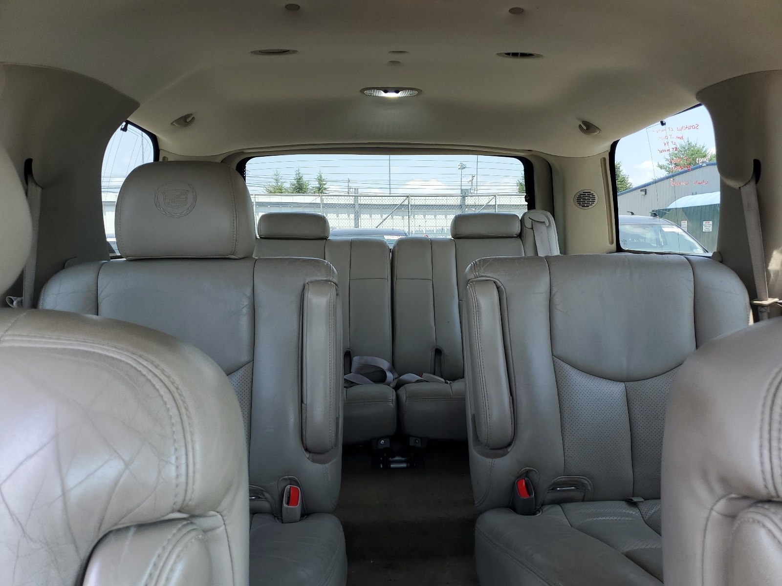 1GYEK63N24R290568 2004 Cadillac Escalade Luxury