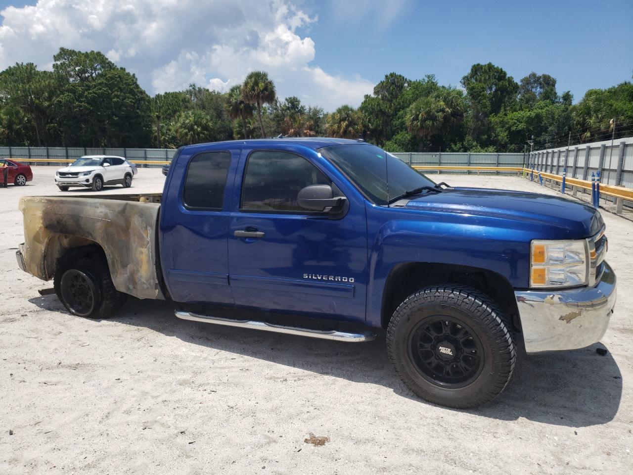 1GCRKSE71DZ304409 2013 Chevrolet Silverado K1500 Lt