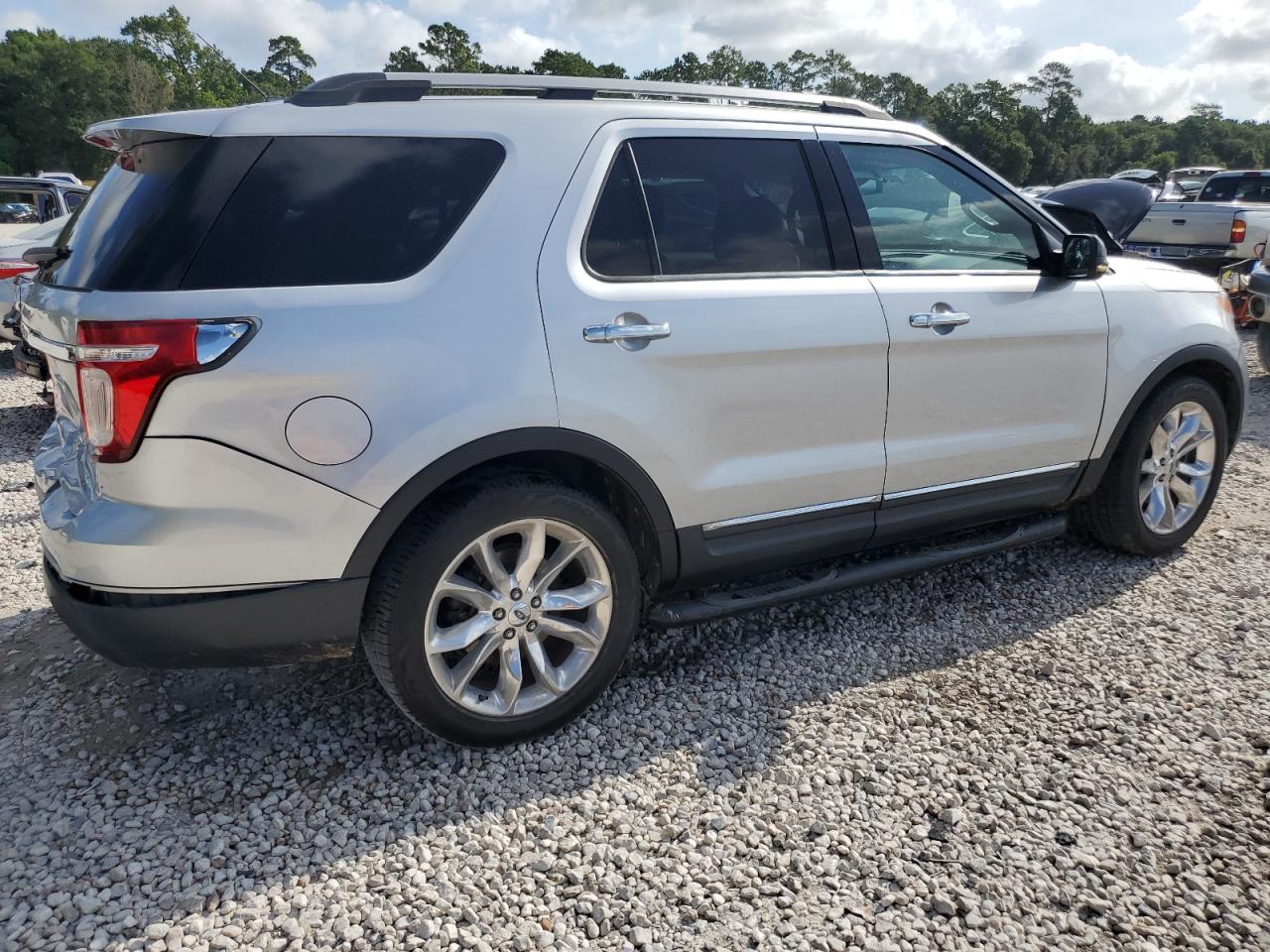 2011 Ford Explorer - Image 3