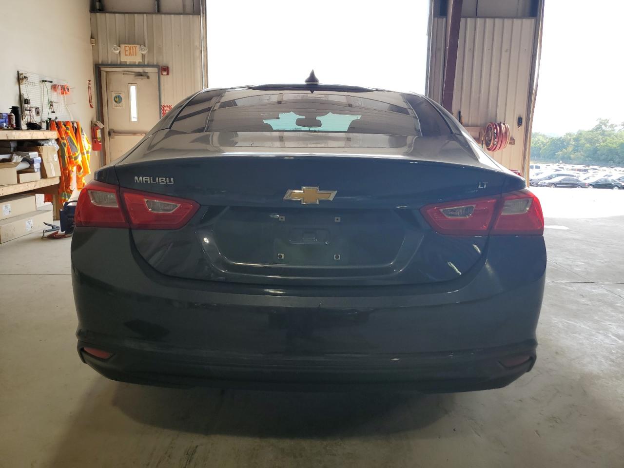 1G1ZD5ST8JF135587 2018 Chevrolet Malibu Lt