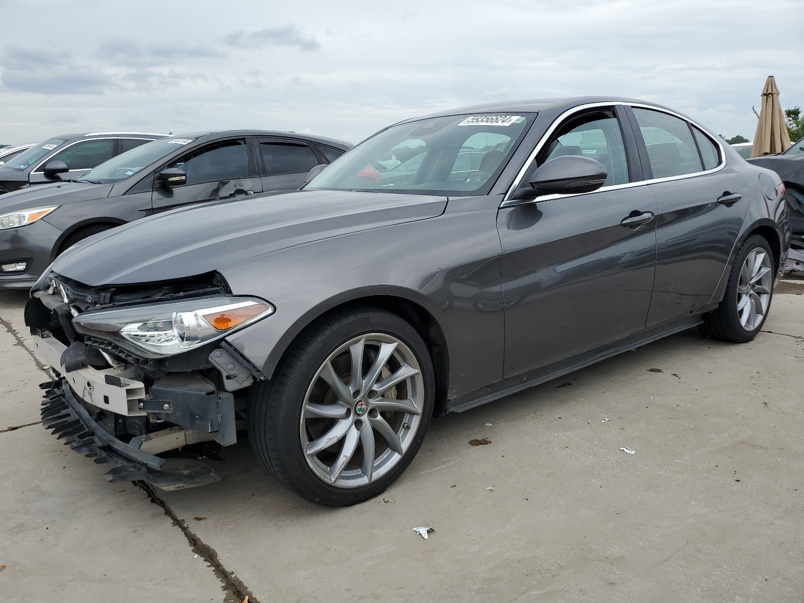 2017 Alfa Romeo Giulia vin: ZARFAEBN8H7535244