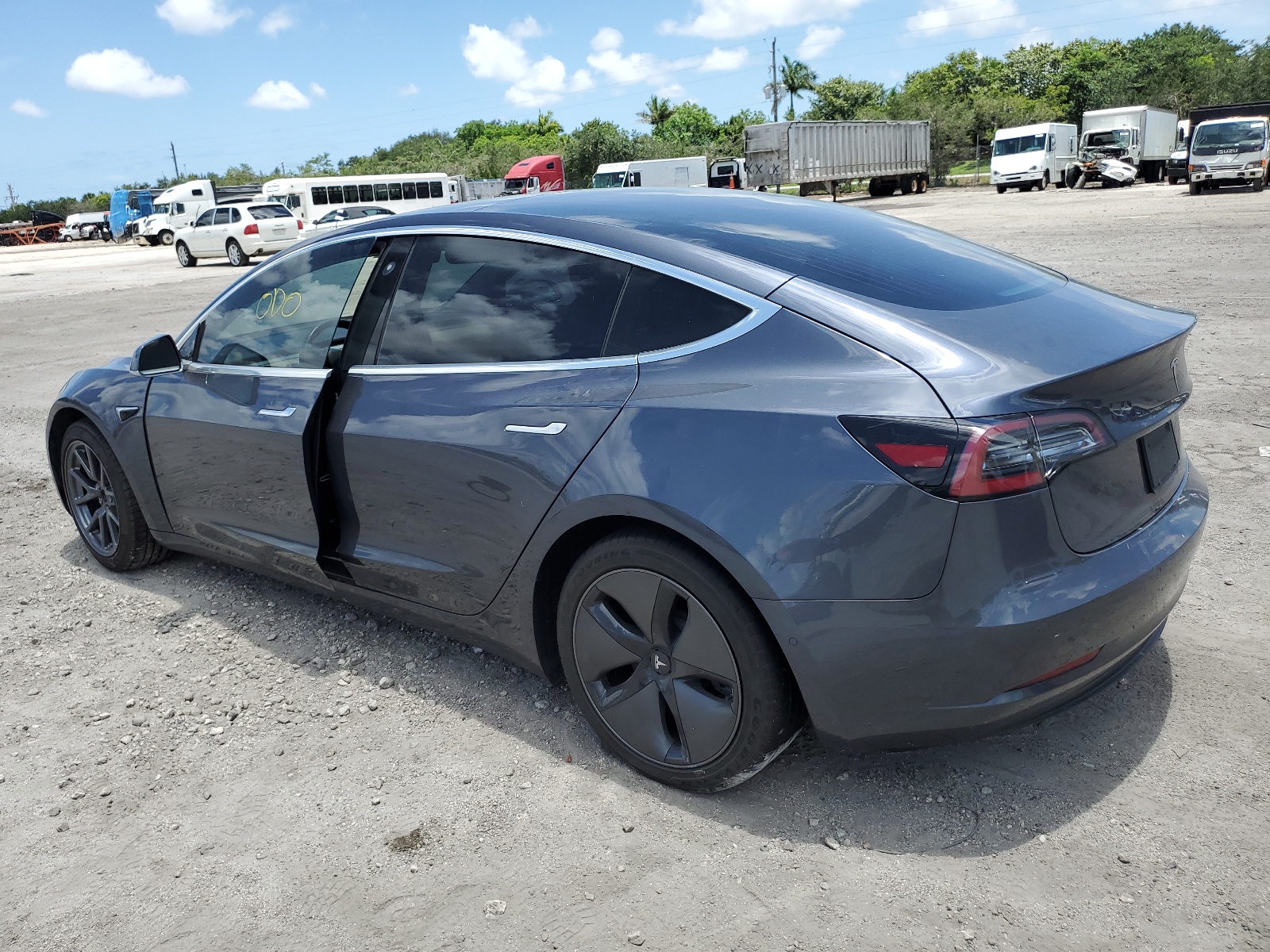 2018 Tesla Model 3 vin: 5YJ3E1EA9JF158779