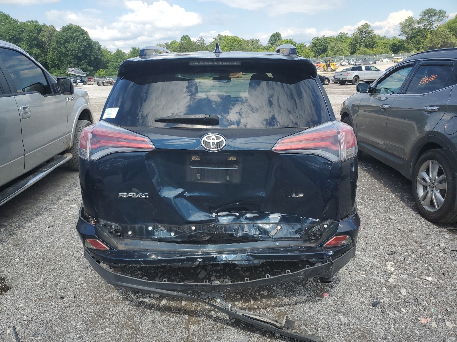 JTMZFREV3HJ117480 2017 Toyota Rav4 Le