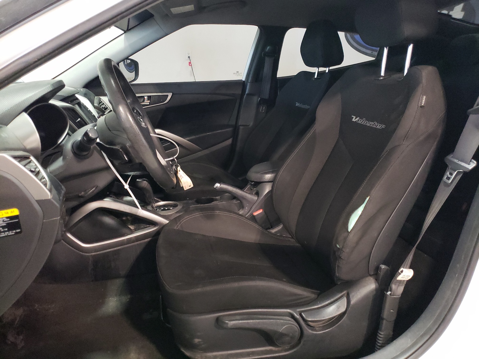 KMHTC6AD6GU303372 2016 Hyundai Veloster