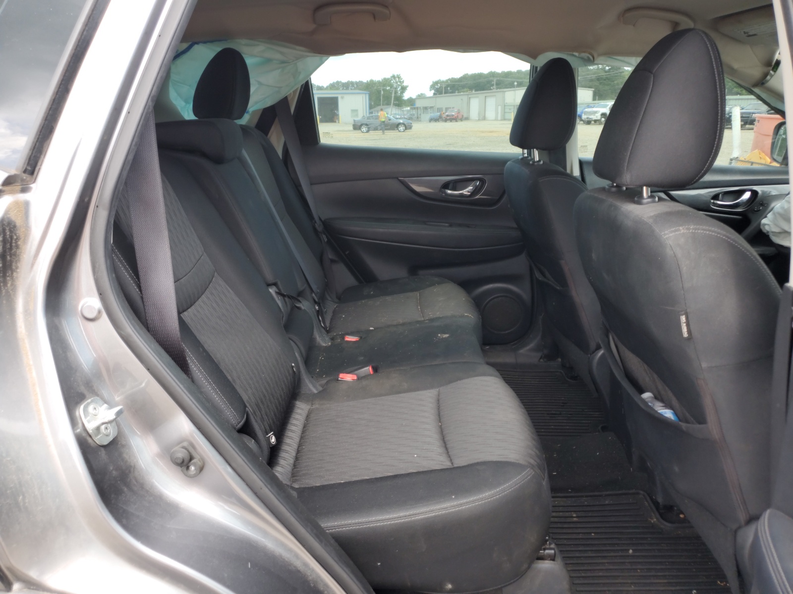 KNMAT2MT6JP597319 2018 Nissan Rogue S