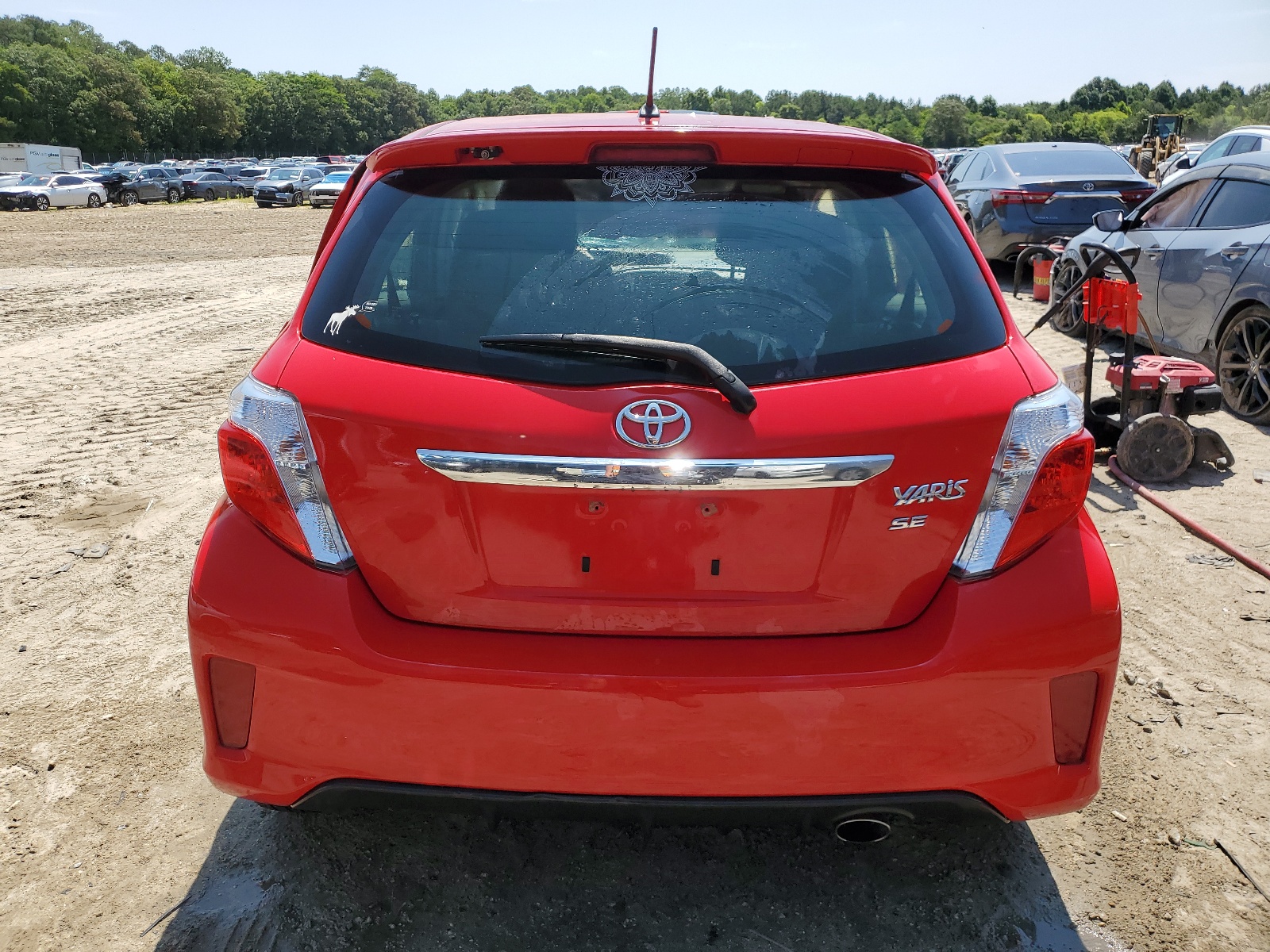 JTDKTUD31CD507465 2012 Toyota Yaris