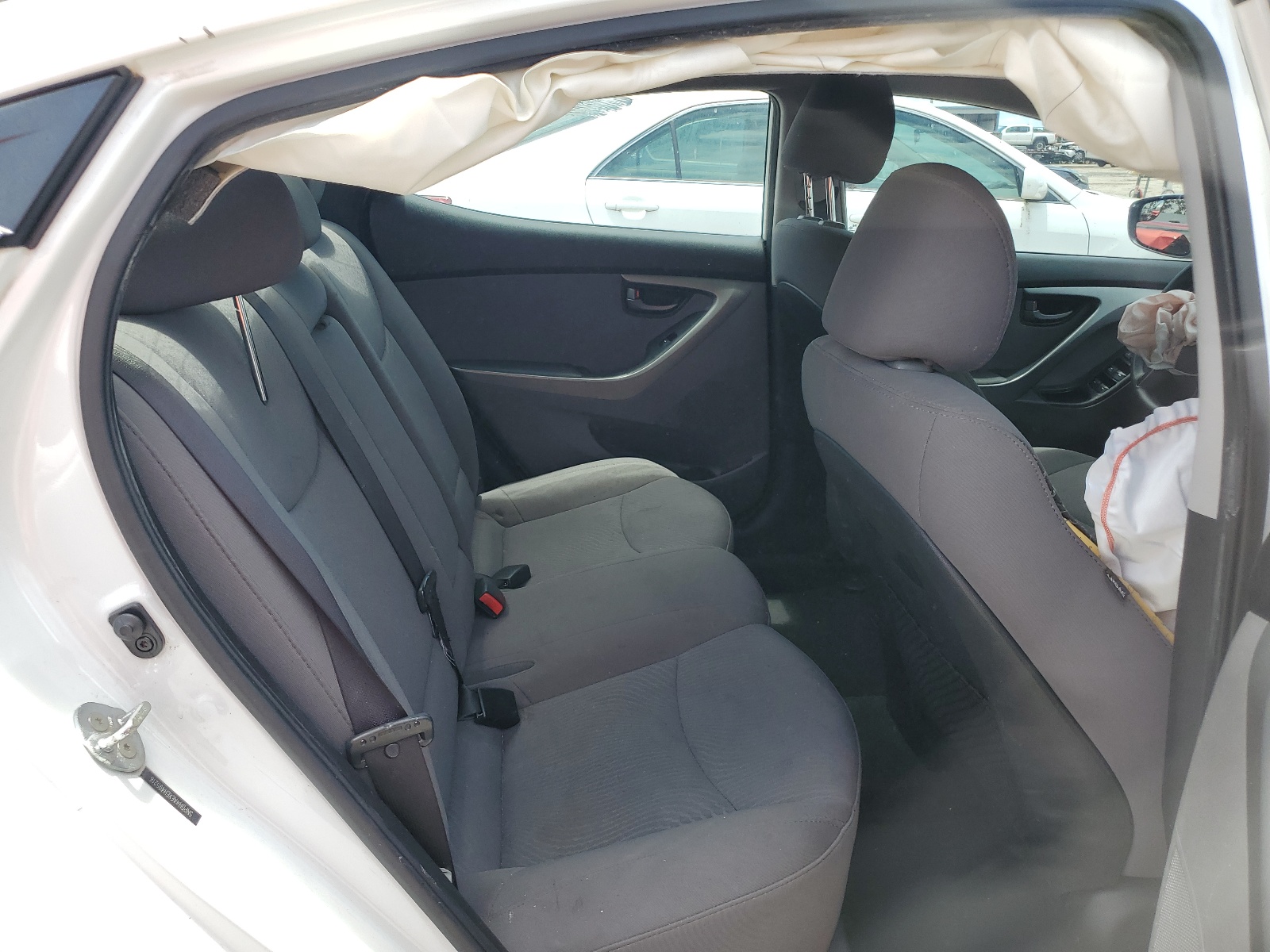 5NPDH4AEXEH495216 2014 Hyundai Elantra Se