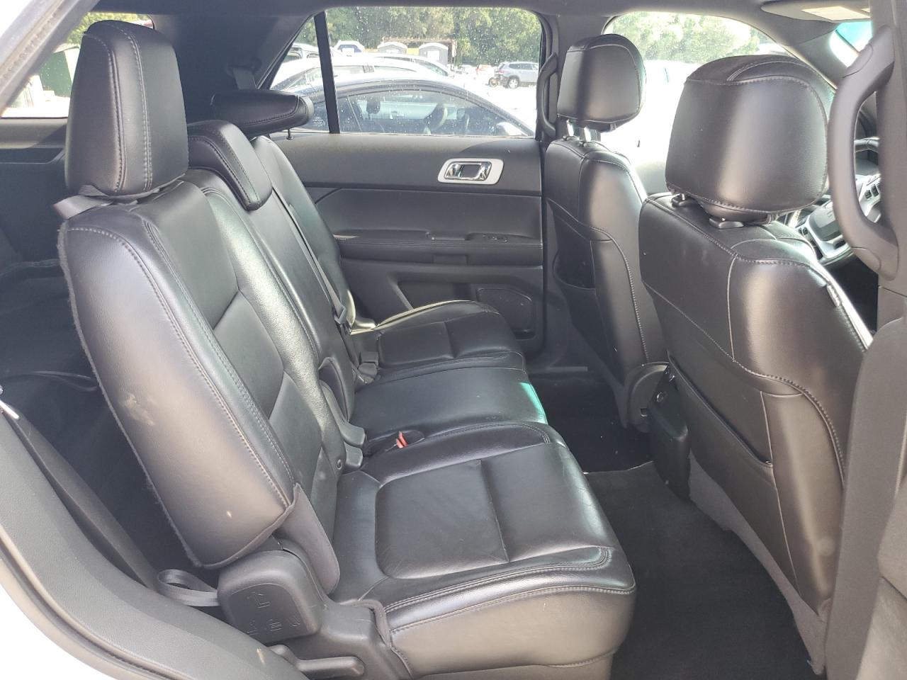 2011 Ford Explorer - Image 10