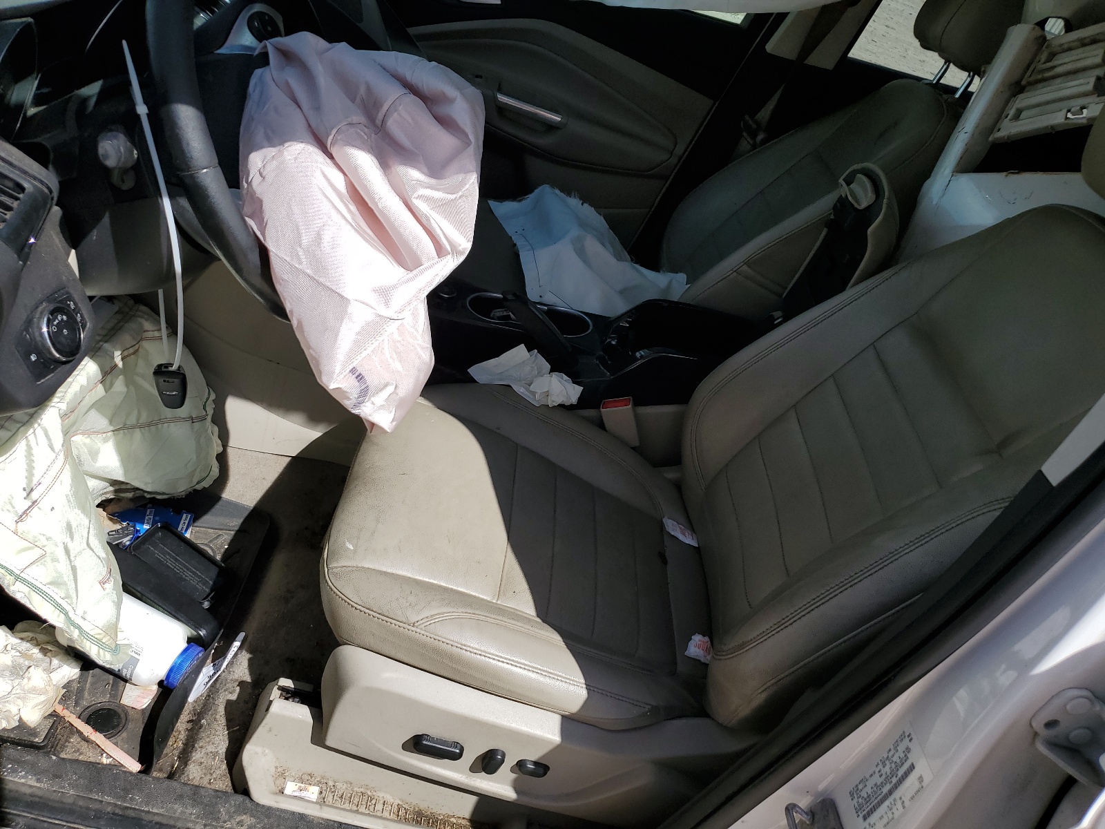 1FMCU0J9XEUB00424 2014 Ford Escape Titanium