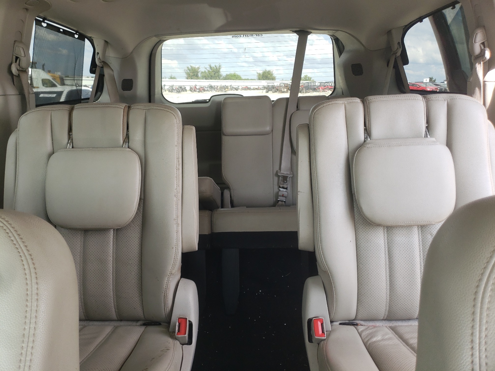 2A4RR8DG6BR604691 2011 Chrysler Town & Country Touring L