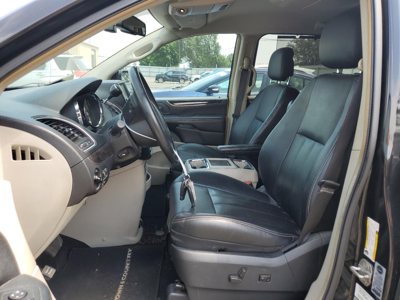 2011 Chrysler Town & Country Touring L VIN: 2A4RR8DGXBR745246 Lot: 59483824