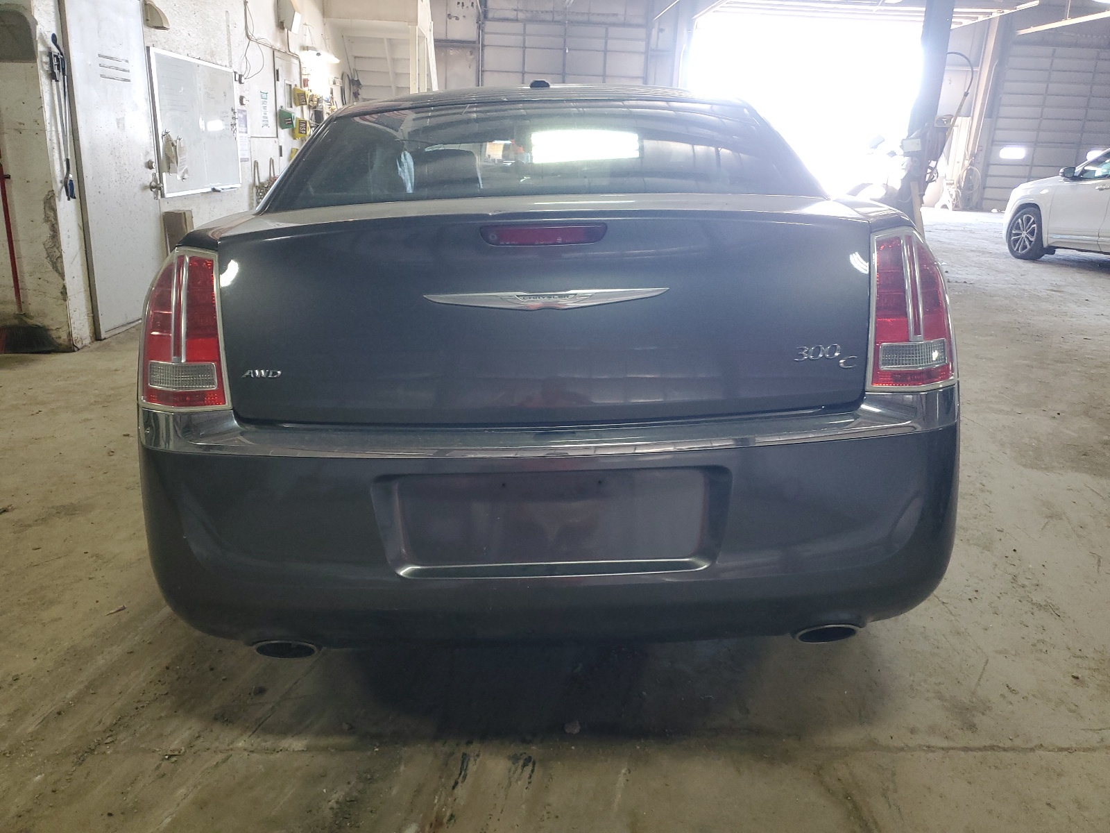 2014 Chrysler 300C vin: 2C3CCAKT0EH128571