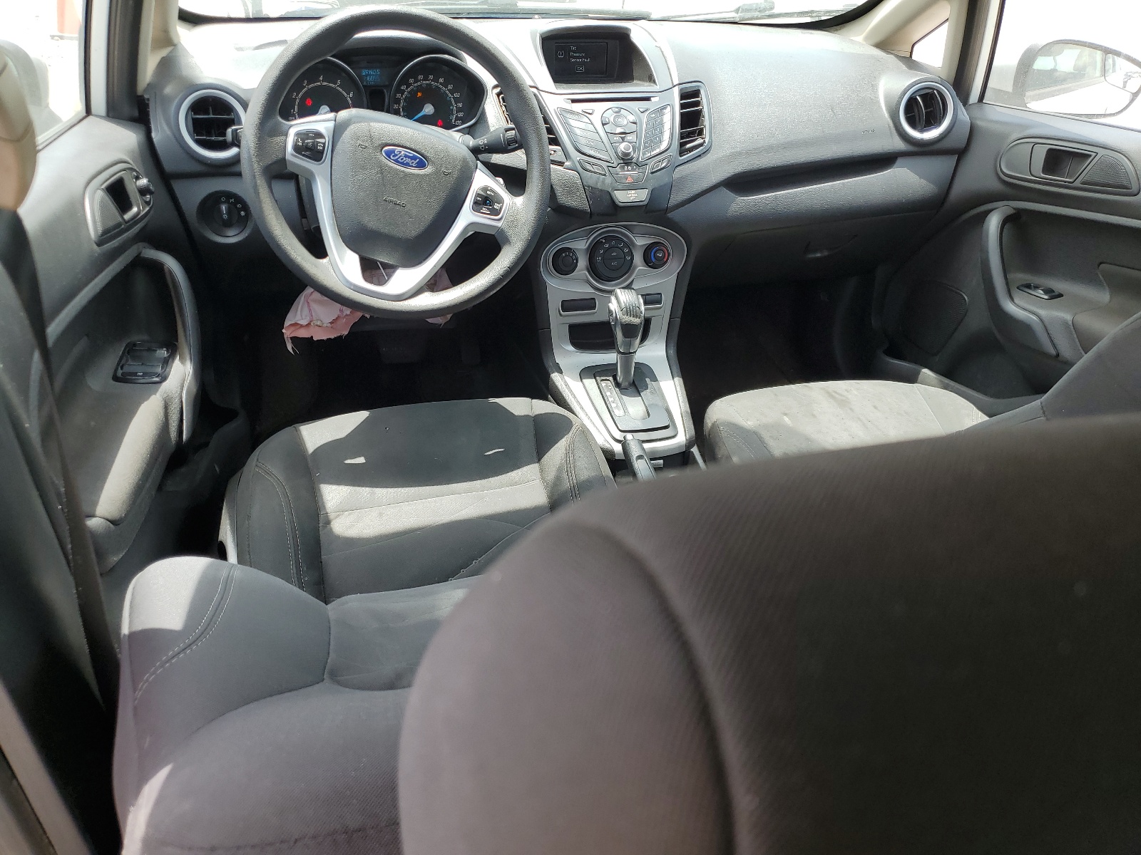 3FADP4EJ3JM129862 2018 Ford Fiesta Se