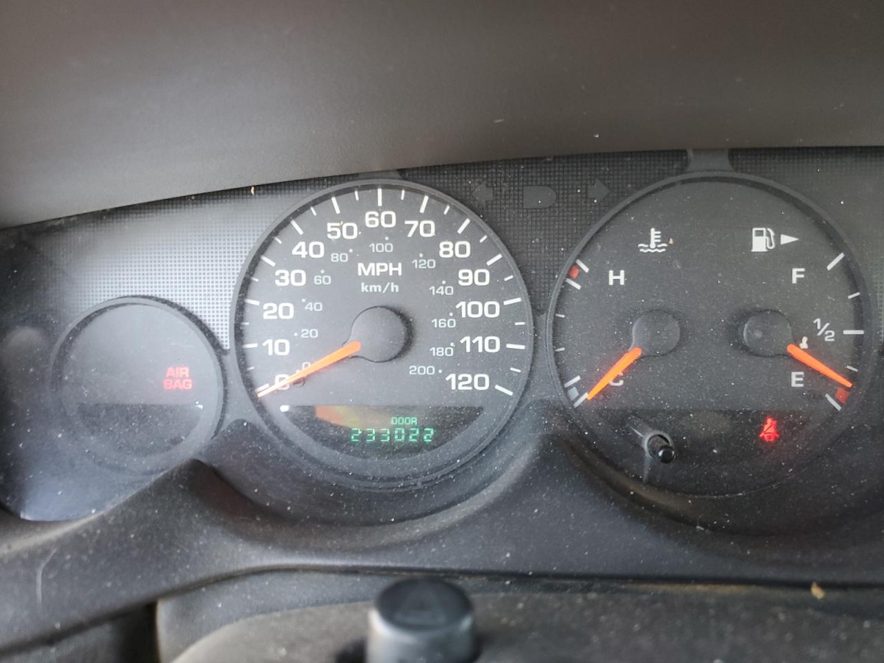 2000 Dodge Neon Base VIN: 1B3ES46C3YD581217 Lot: 61139024