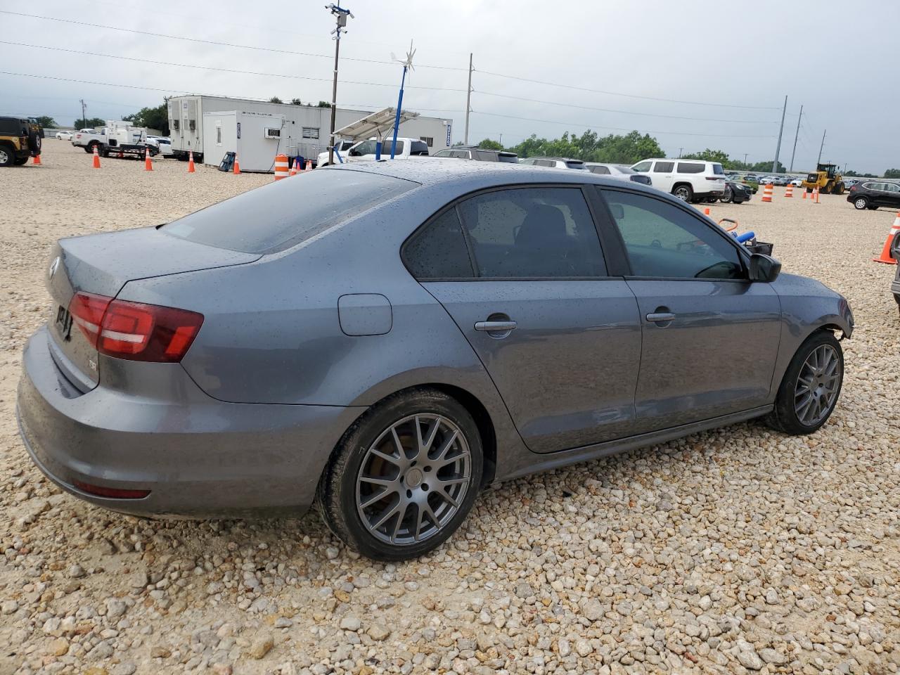 2016 Volkswagen Jetta - Image 3
