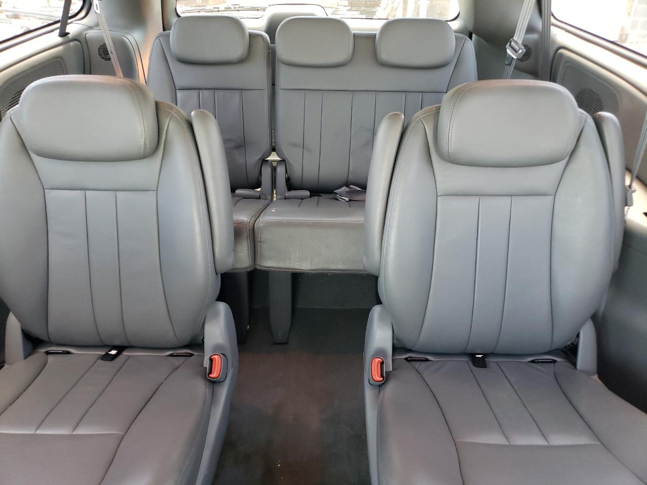 2005 Dodge Grand Caravan Sxt VIN: 2D8GP44L95R259560 Lot: 60692494