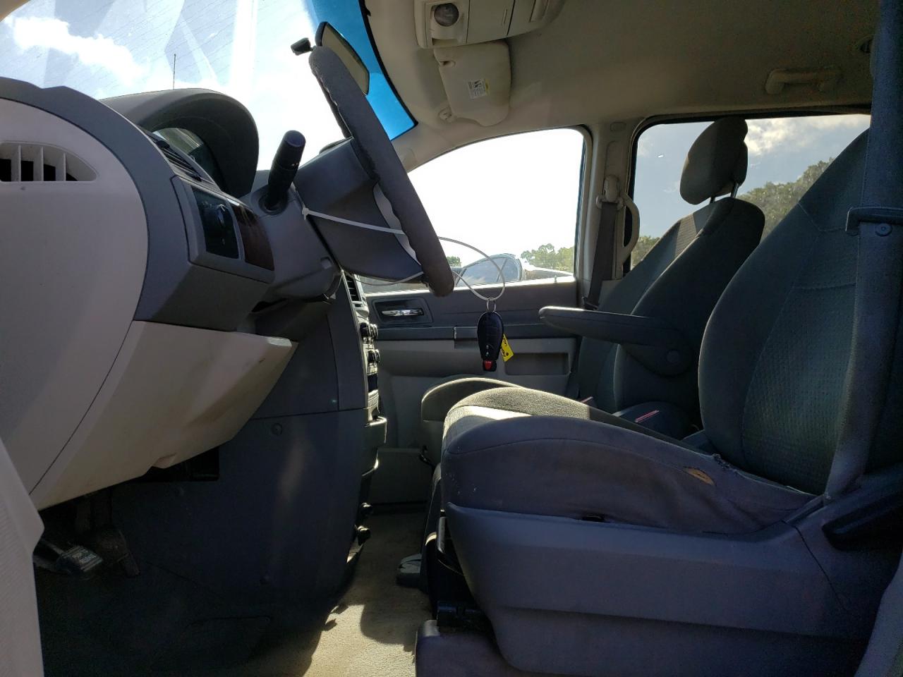 2010 Chrysler Town & Country Lx VIN: 2A4RR2D18AR464019 Lot: 58841844