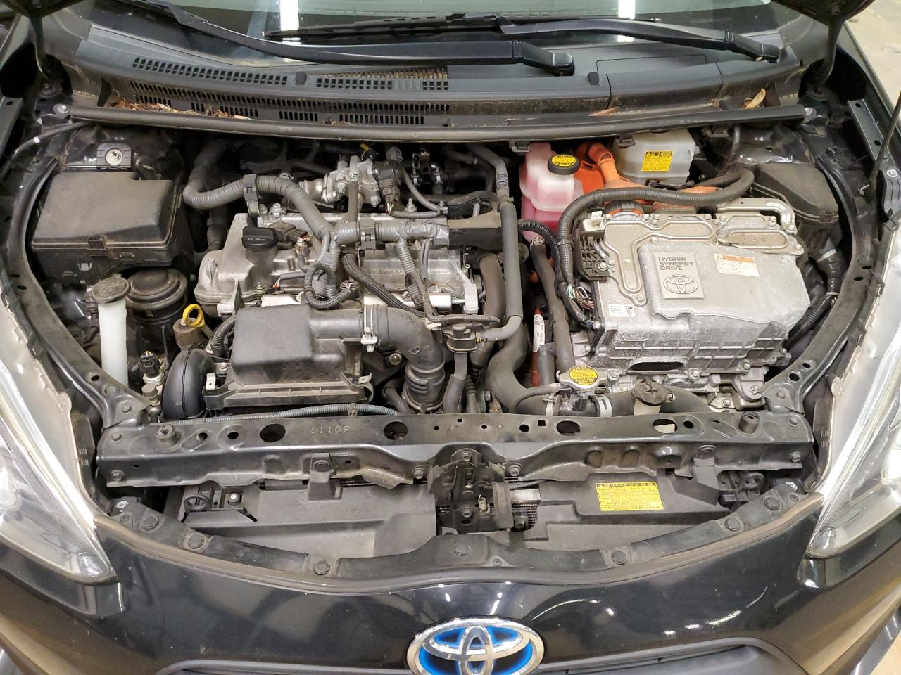 JTDKDTB32F1584118 2015 Toyota Prius C