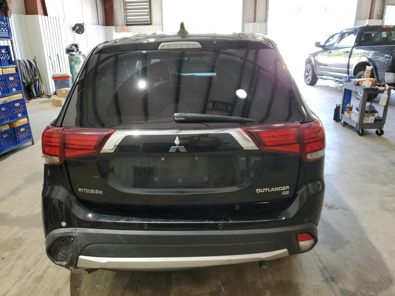 JA4AD3A32HZ064321 2017 Mitsubishi Outlander Se