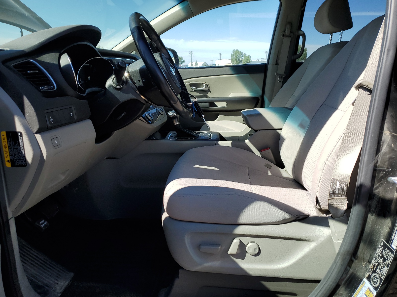 KNDMB5C10H6277379 2017 Kia Sedona Lx