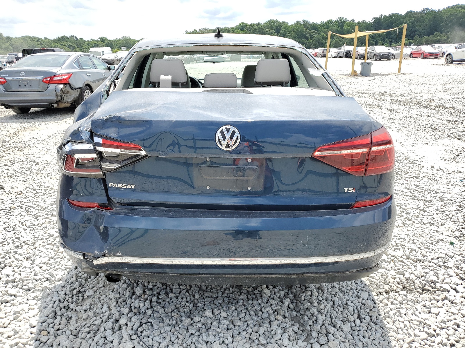 1VWLA7A33KC012332 2019 Volkswagen Passat Wolfsburg