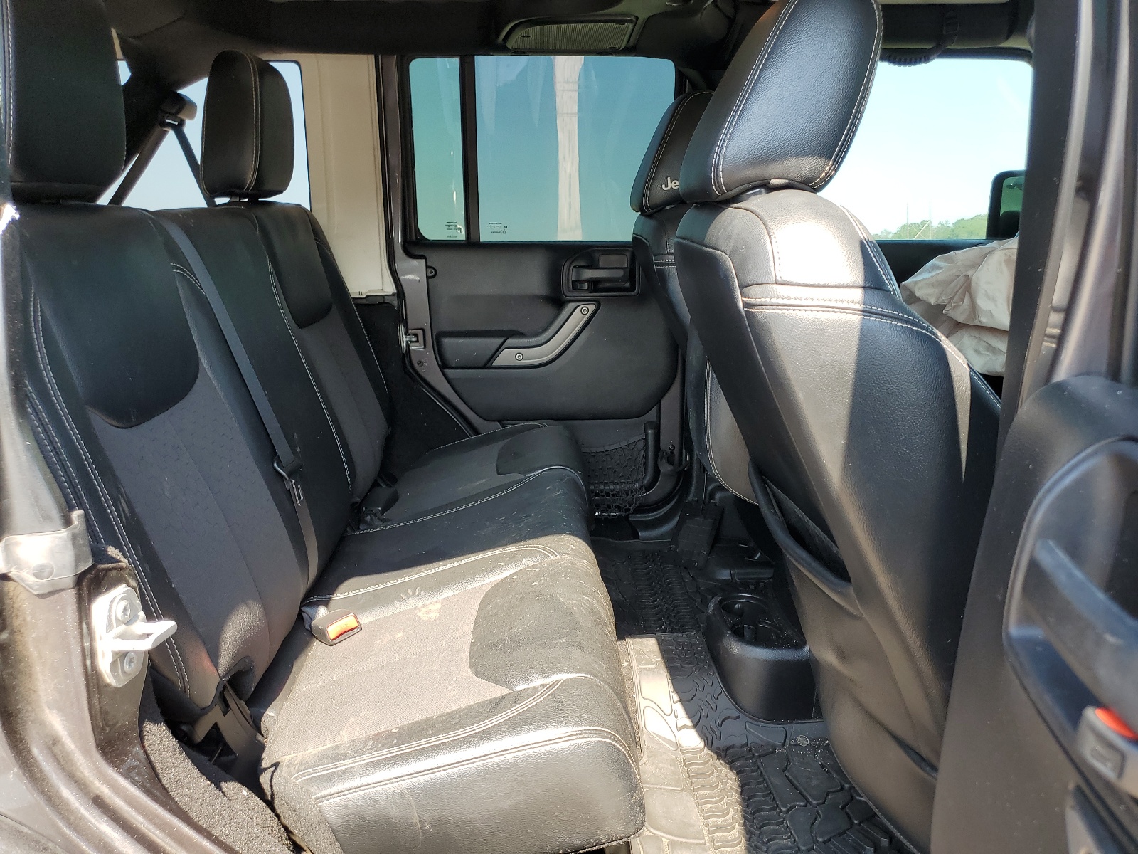 1C4BJWDG0GL199401 2016 Jeep Wrangler Unlimited Sport