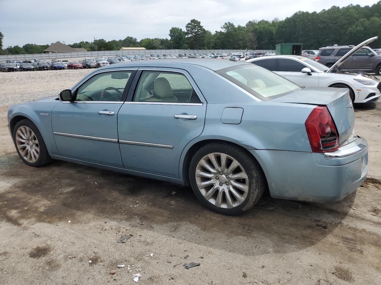 2009 Chrysler 300 - Image 2