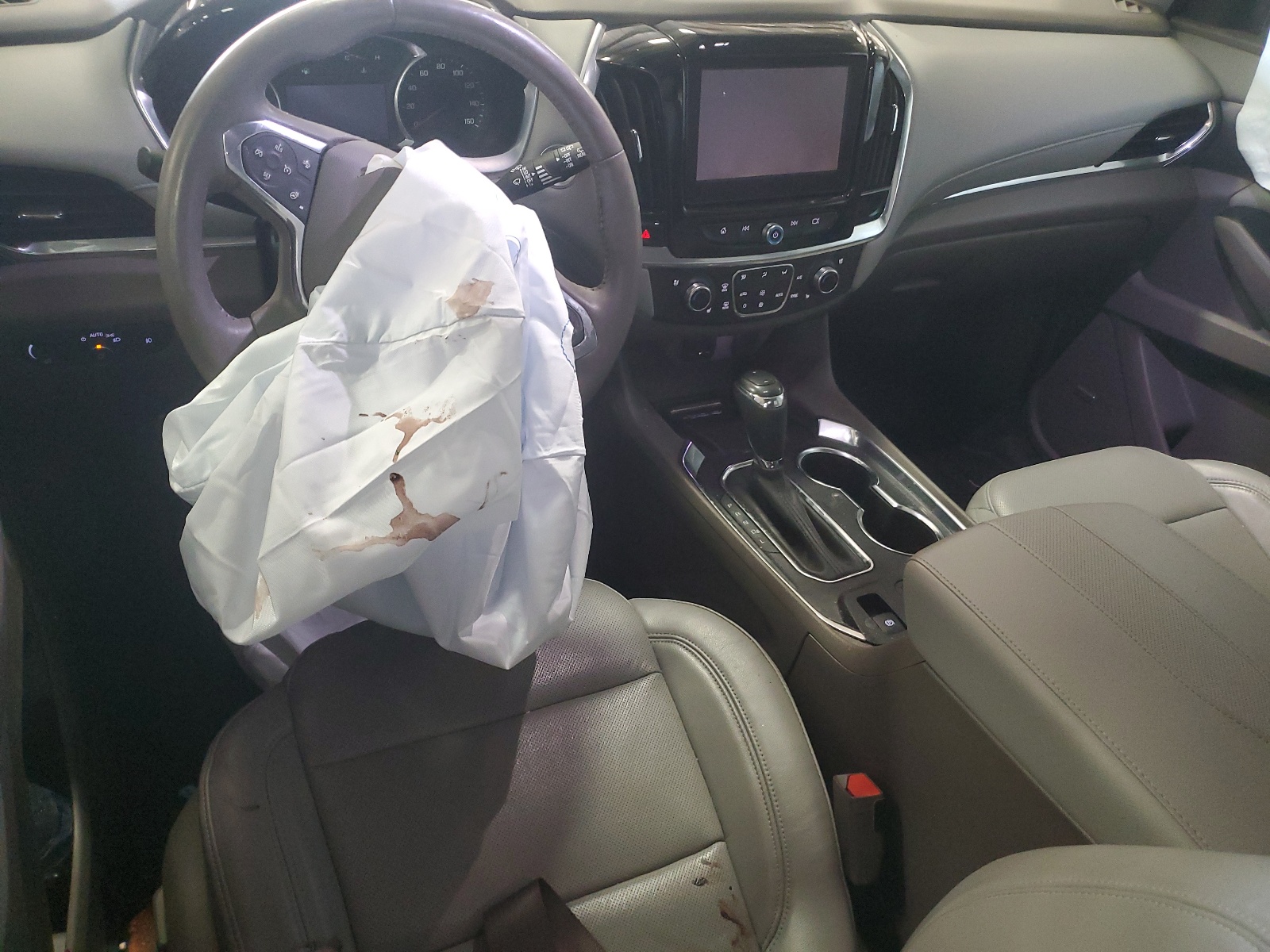 1GNEVKKW5KJ158424 2019 Chevrolet Traverse Premier