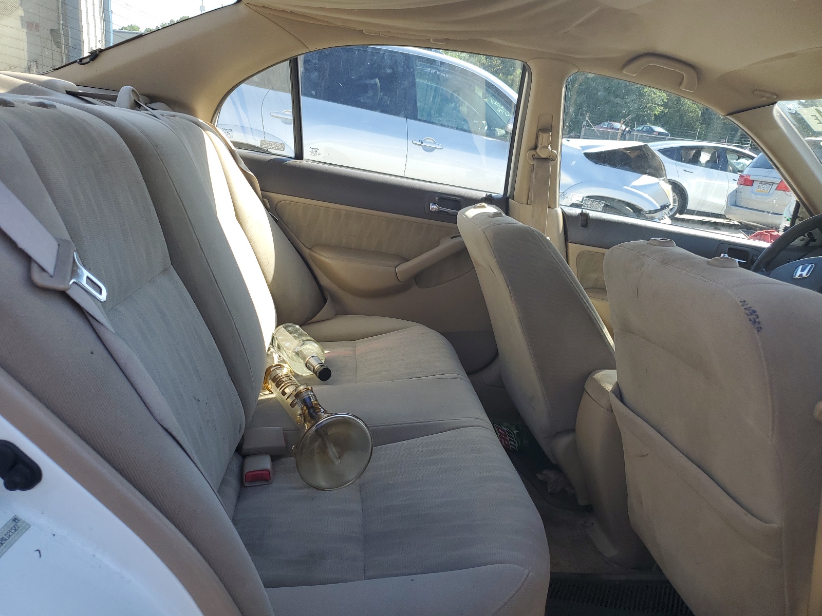 1HGES16524L021527 2004 Honda Civic Lx