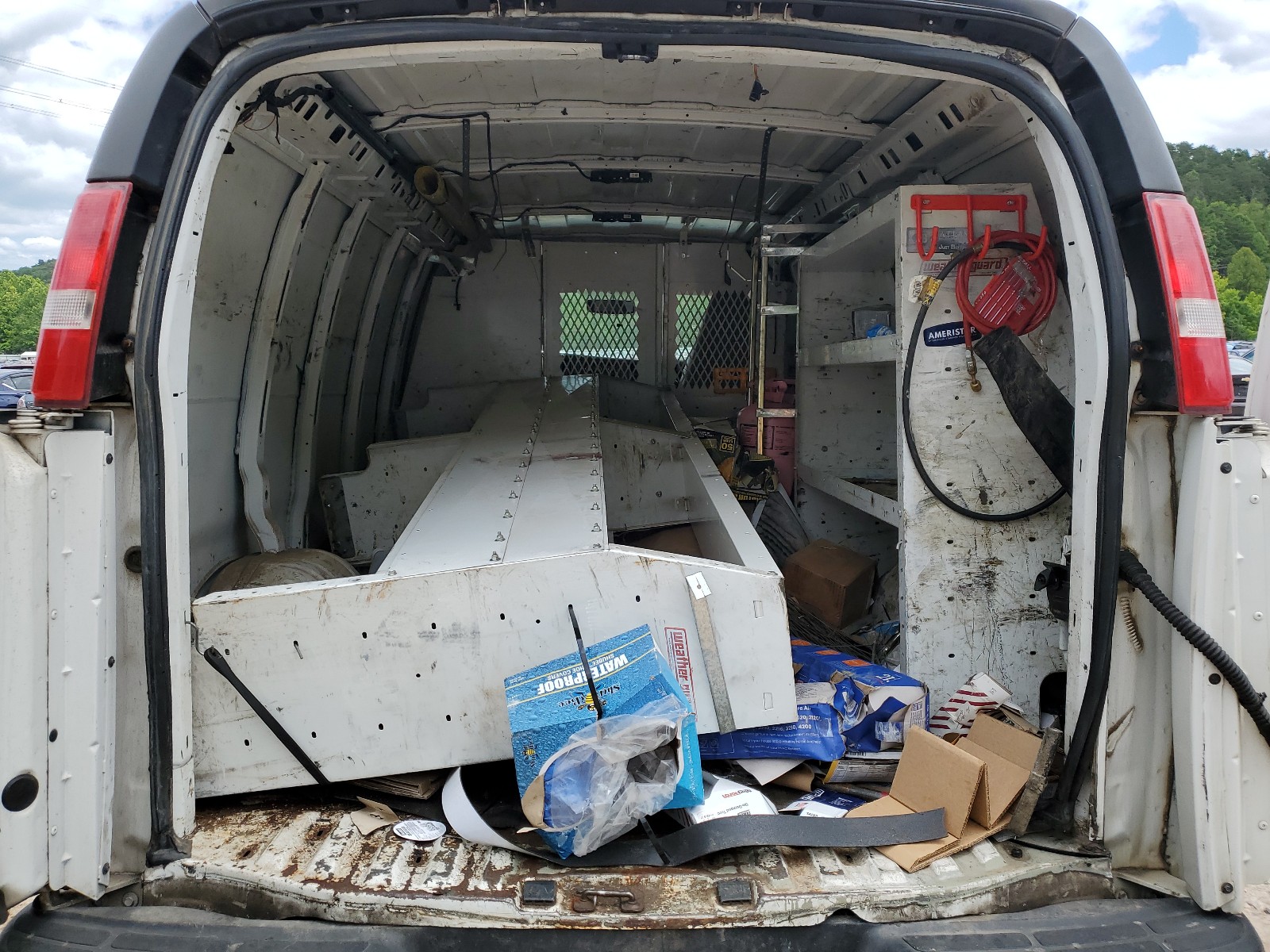 1GCWGAFF5H1100429 2017 Chevrolet Express G2500