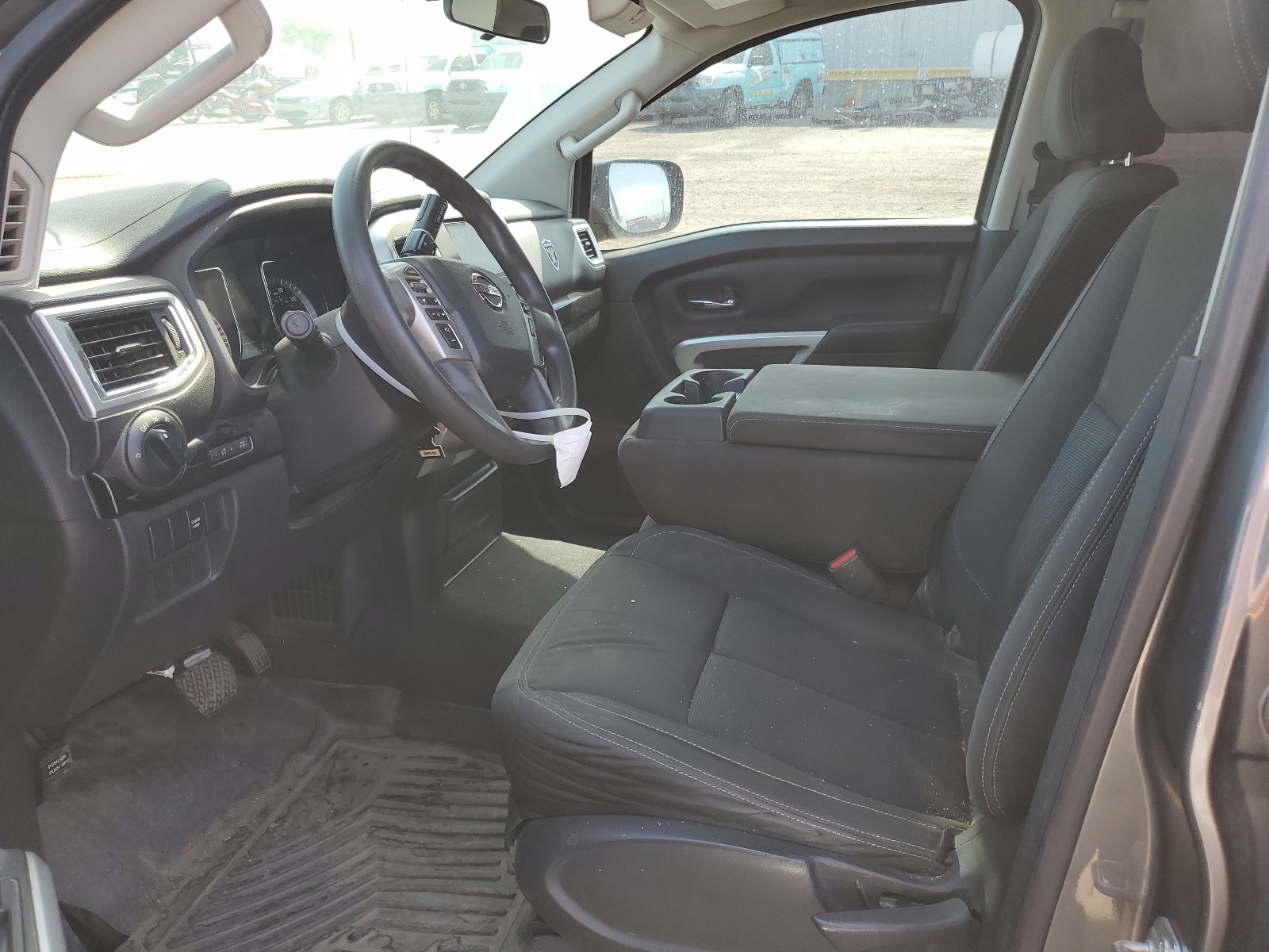 1N6AA1EJ2JN500946 2018 Nissan Titan S