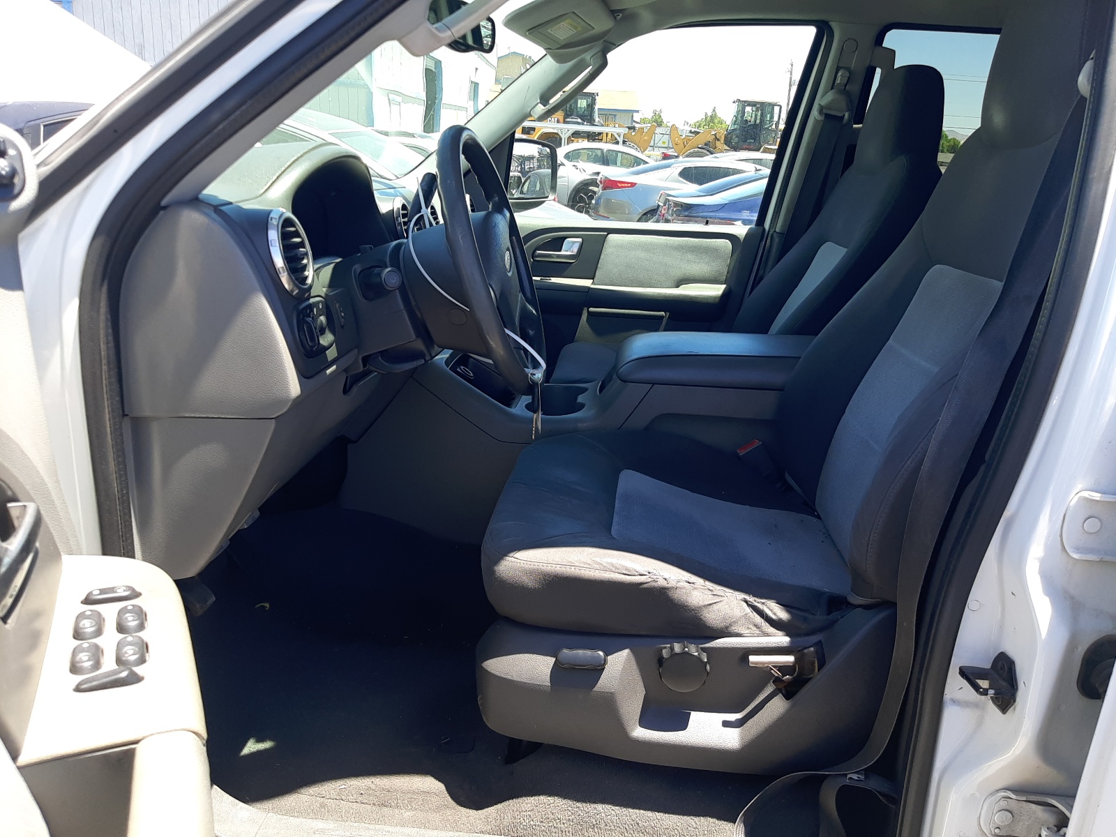 1FMRU15W54LA01918 2004 Ford Expedition Xlt