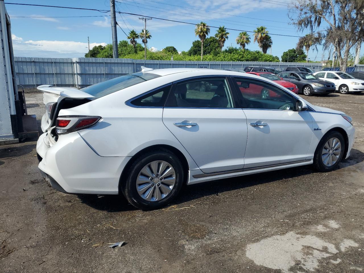 2016 Hyundai Sonata Hybrid VIN: KMHE24L17GA013677 Lot: 58934914