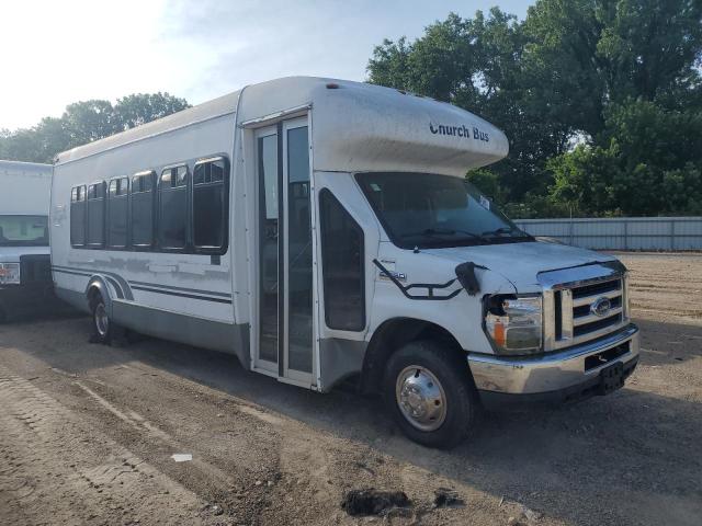 2009 Ford Econoline E450 Super Duty Cutaway Van