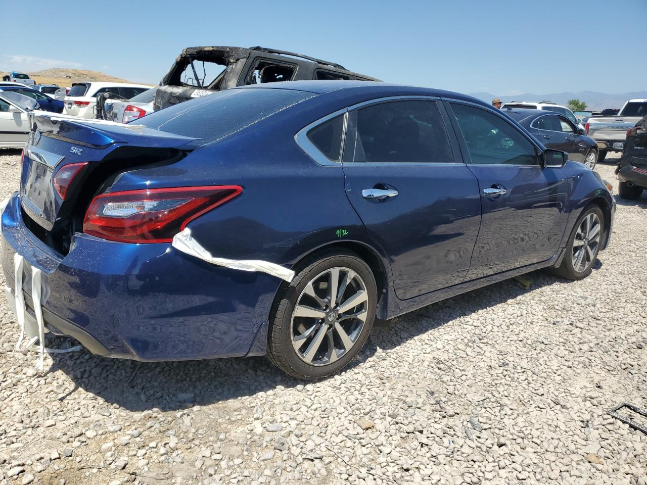 2017 Nissan Altima - Image 3