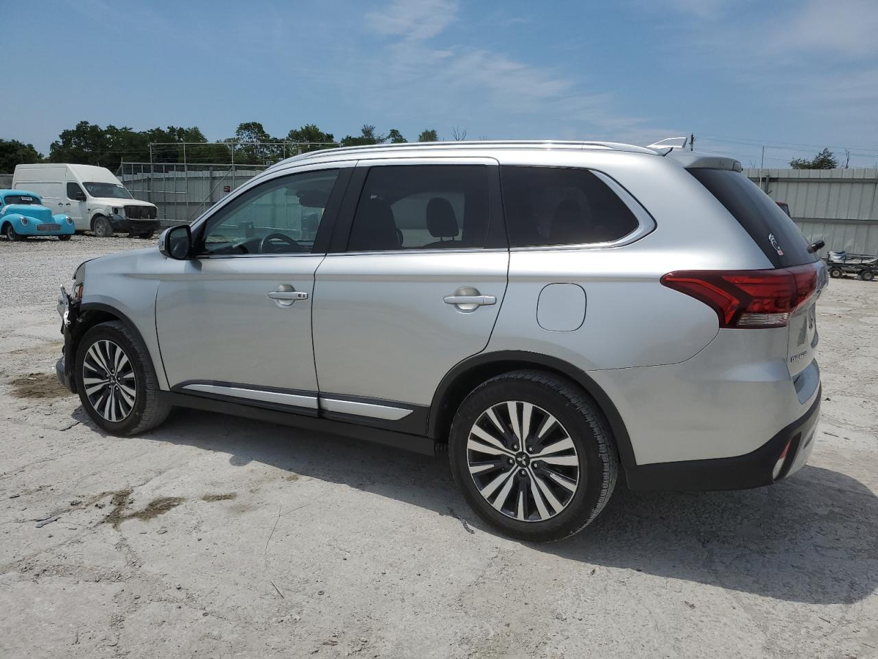 JA4AD3A38LZ033650 2020 MITSUBISHI OUTLANDER - Image 2