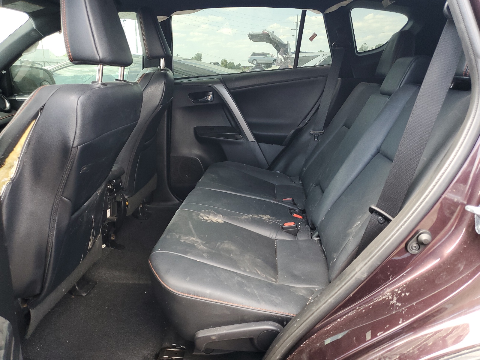 2T3JFREV8HW591472 2017 Toyota Rav4 Se