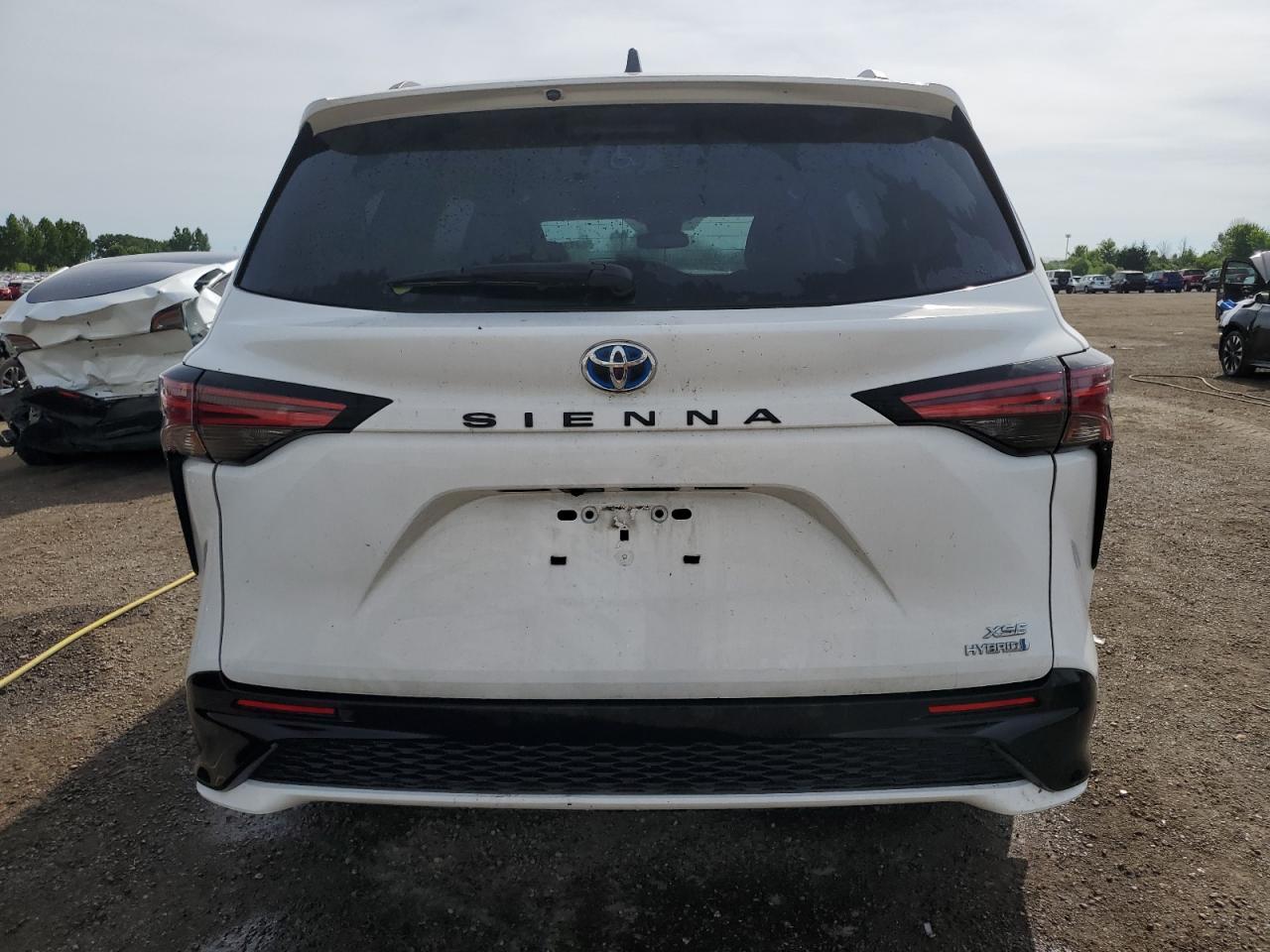 2021 Toyota Sienna Le VIN: 5TDGRKEC3MS051045 Lot: 57832044