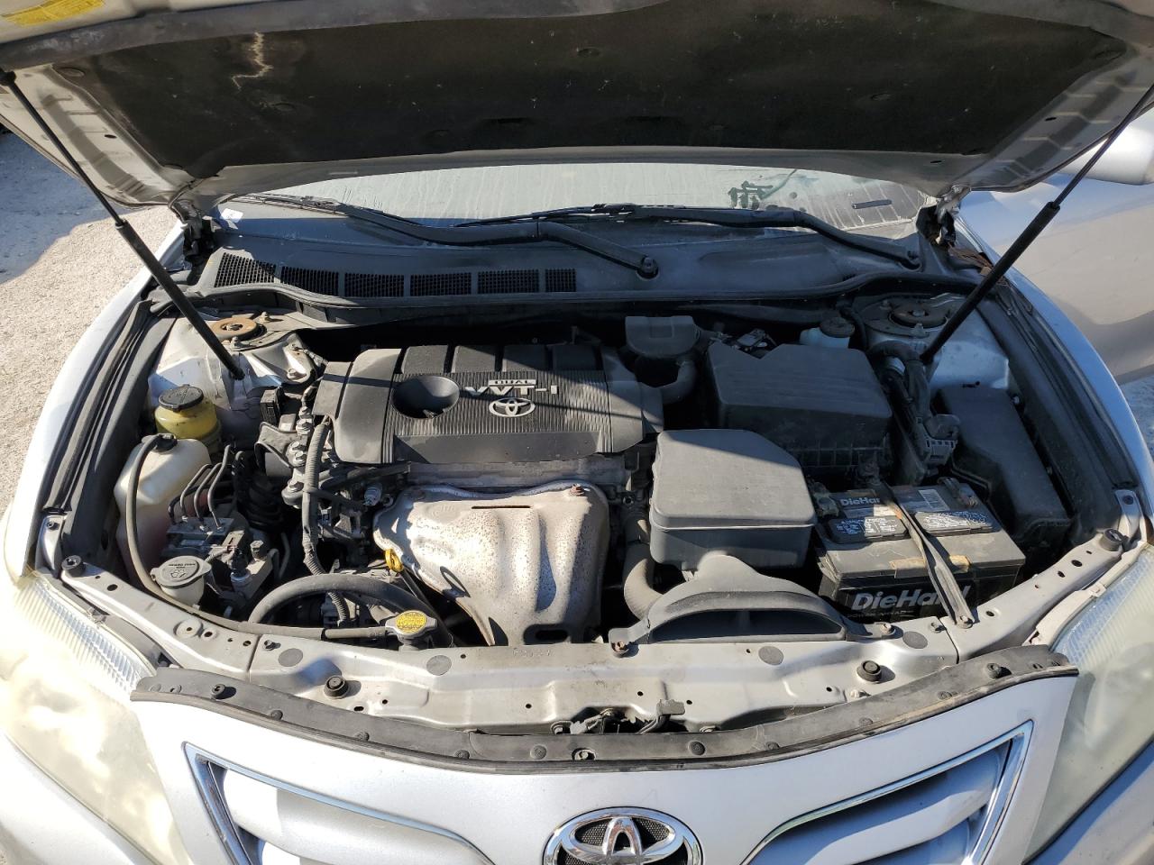 2010 Toyota Camry - Image 13