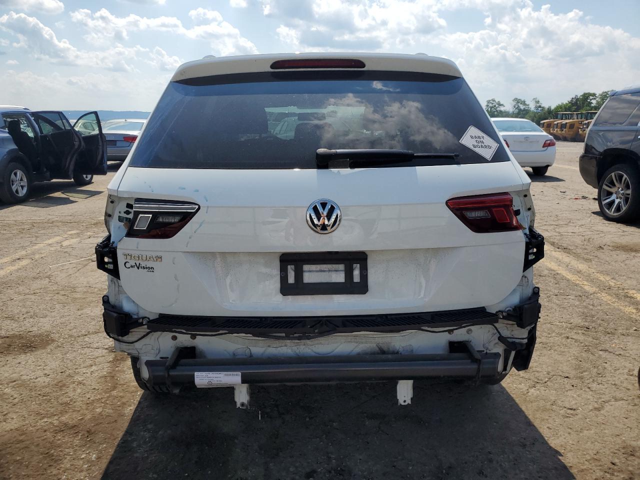 3VV0B7AXXKM012141 2019 Volkswagen Tiguan S