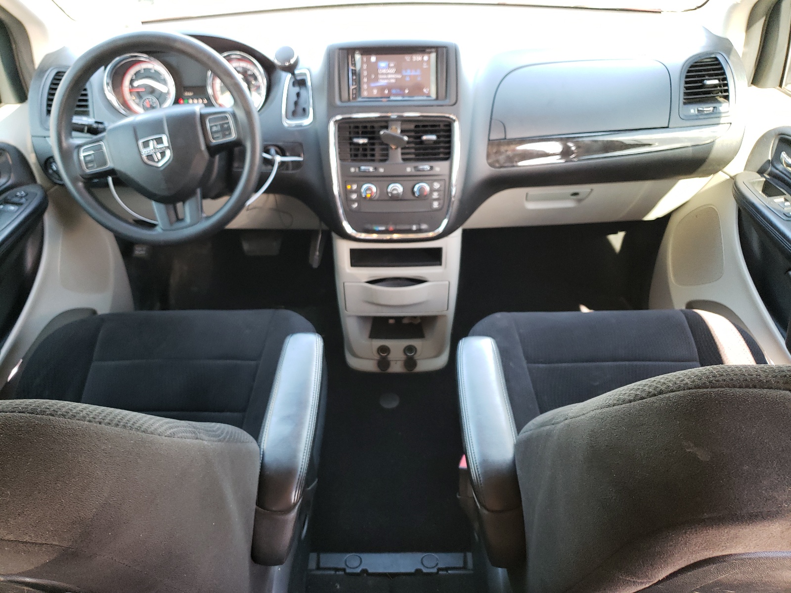 2C4RDGBG7ER129221 2014 Dodge Grand Caravan Se