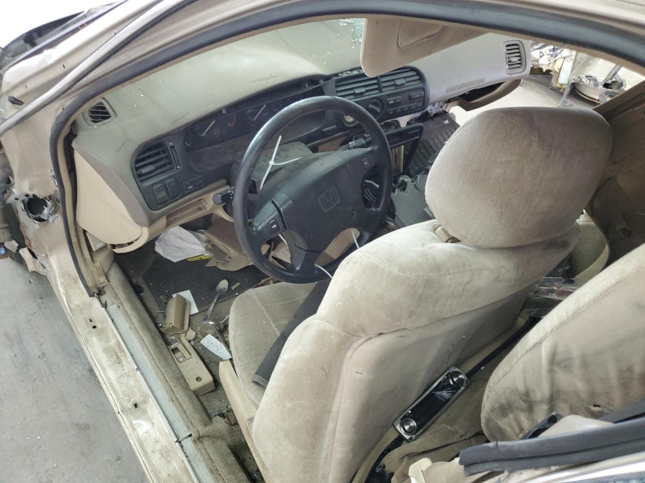 1994 Honda Accord Lx VIN: 1HGCD713XRA040002 Lot: 60908274