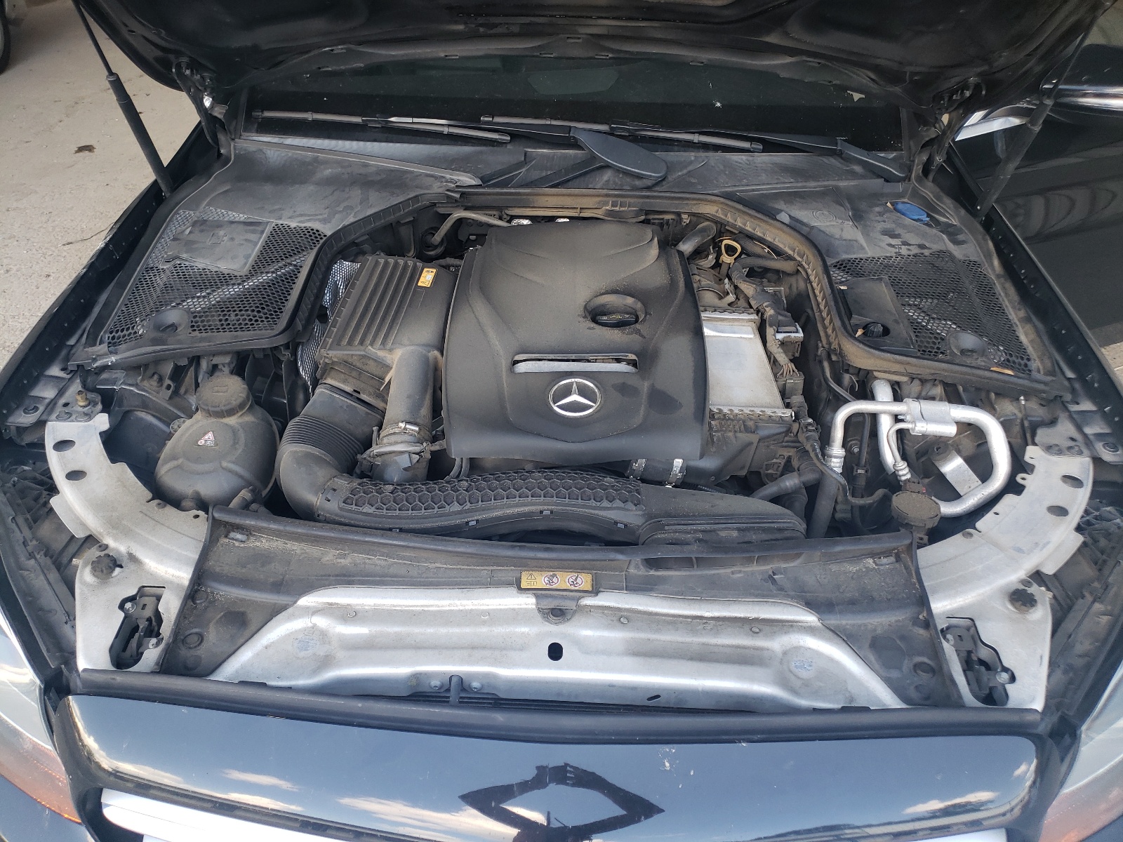 55SWF4JB9JU263671 2018 Mercedes-Benz C 300