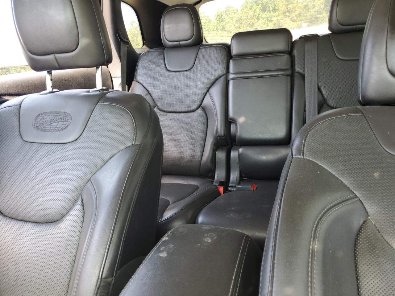 2019 Jeep Cherokee Overland VIN: 1C4PJLJX4KD119366 Lot: 59047344