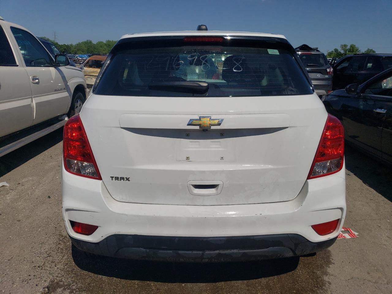 2018 Chevrolet Trax Ls VIN: KL7CJKSB2JB545415 Lot: 58864194