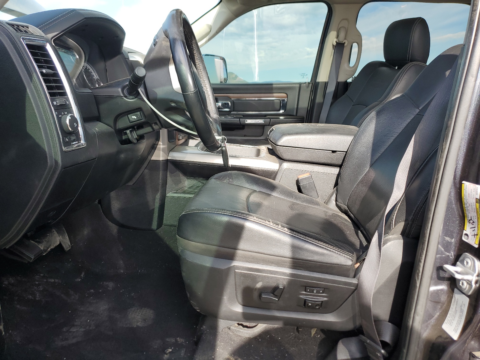 3C63R3ML3GG137875 2016 Ram 3500 Laramie