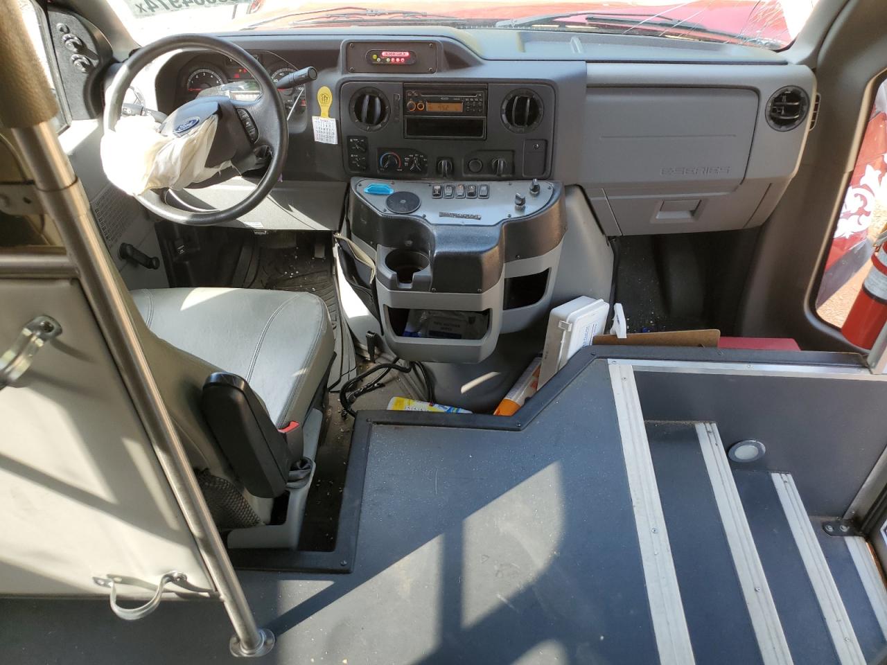 2019 Ford Econoline E450 Super Duty Cutaway Van VIN: 1FDFE4FS9KDC42238 Lot: 68980214