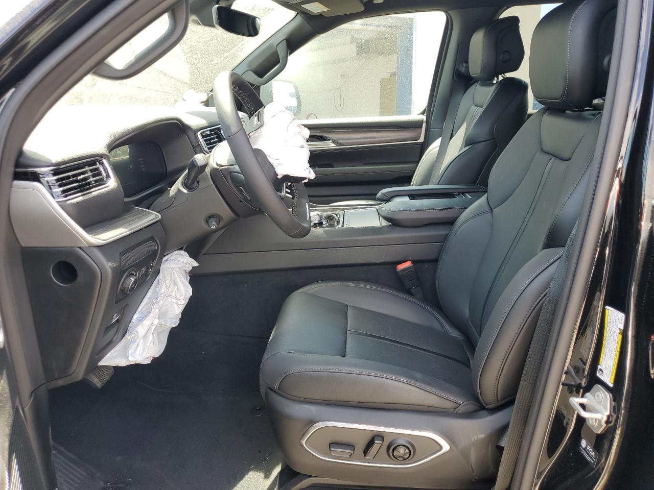 2024 Jeep Wagoneer L Series Ii VIN: 1C4SJRBP7RS145798 Lot: 60422534