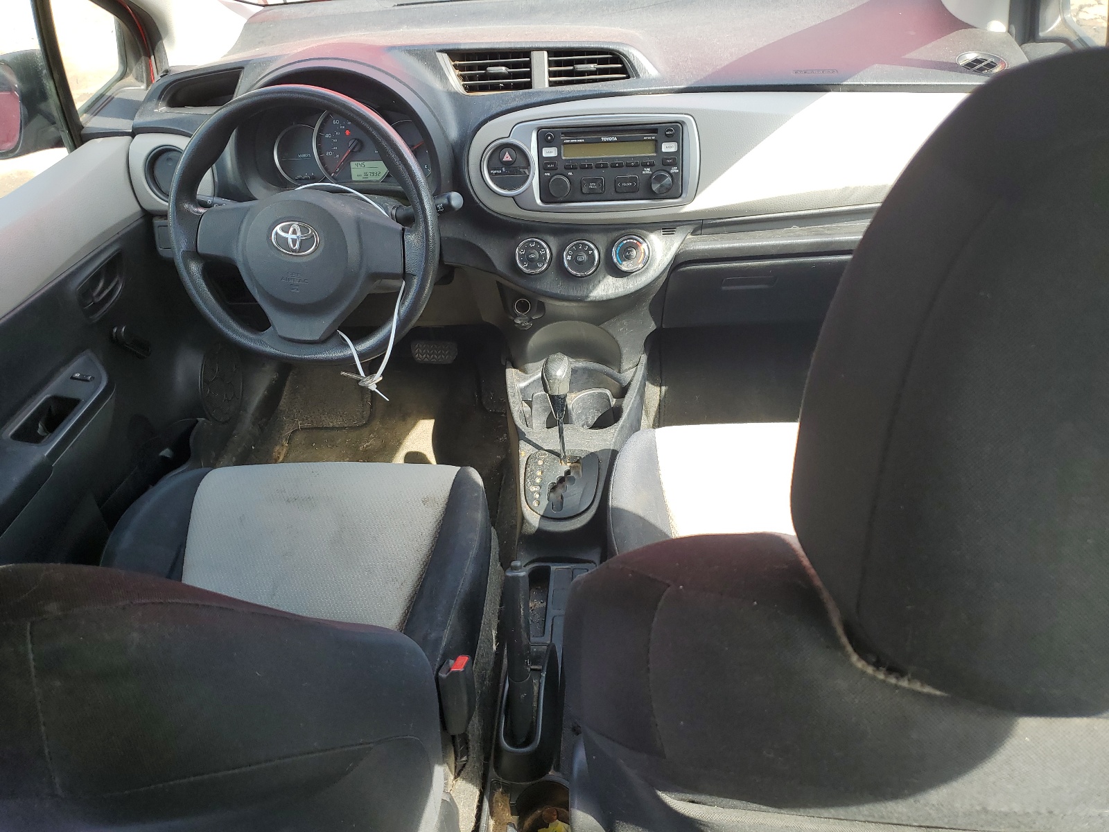 JTDKTUD37CD515621 2012 Toyota Yaris