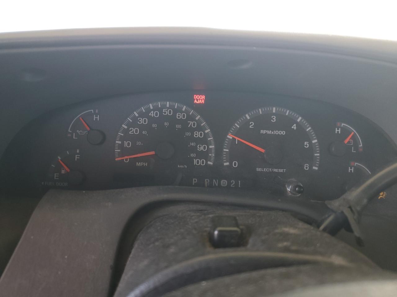 2000 Ford F150 VIN: 1FTRX18L8YNA88477 Lot: 60002124